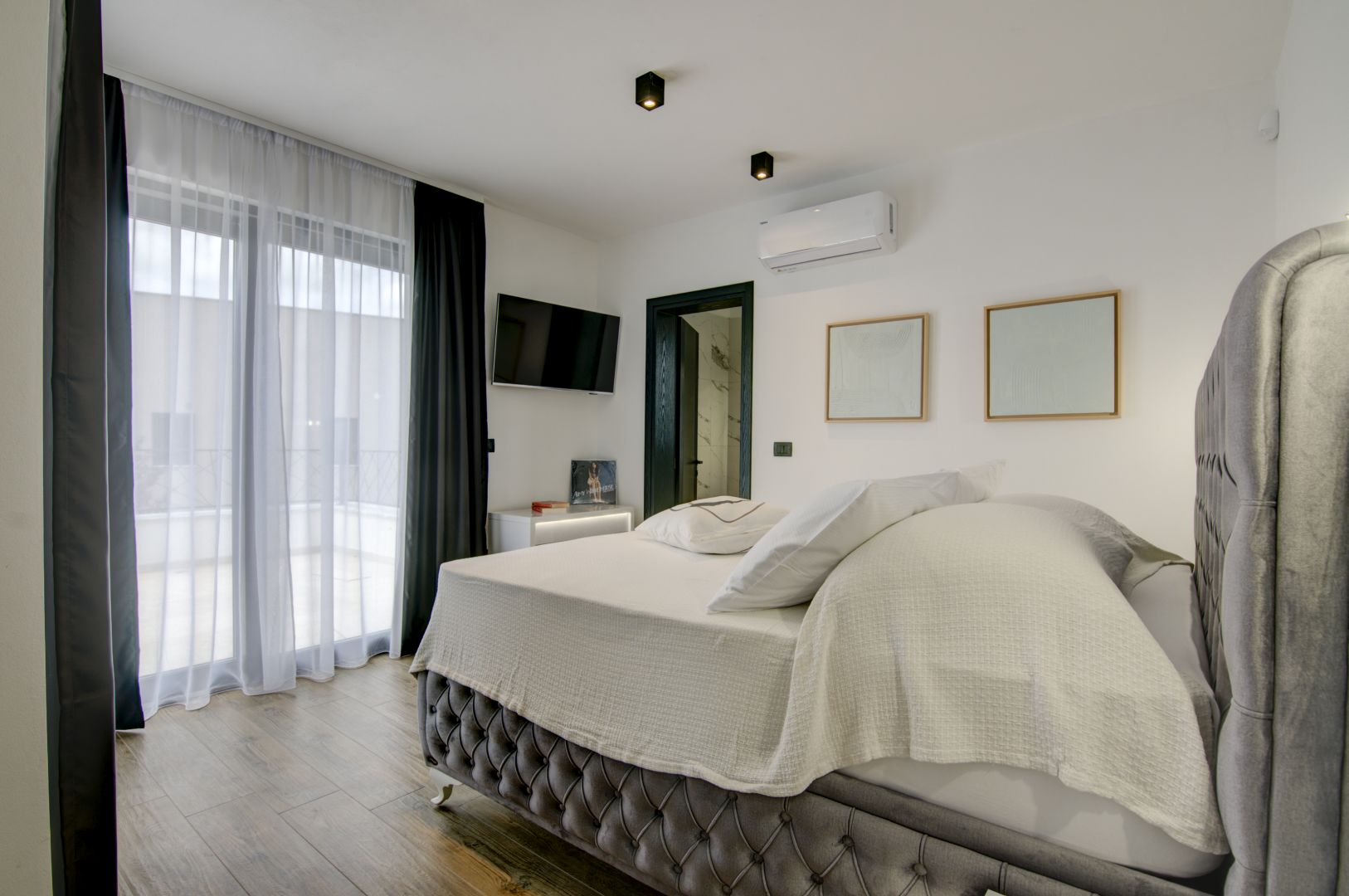 Bedrooms — Villa Lina