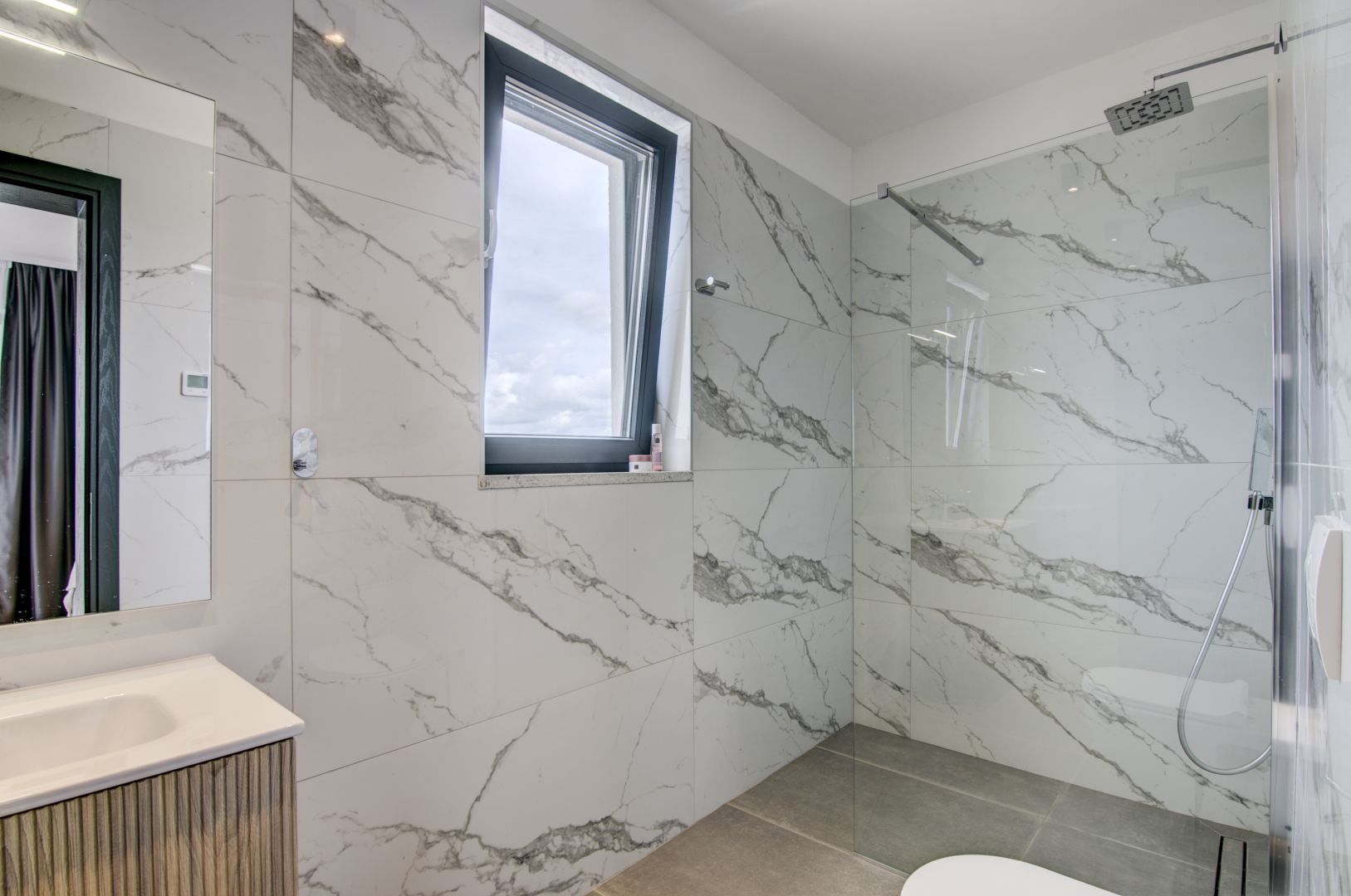 Bathrooms — Villa Lina