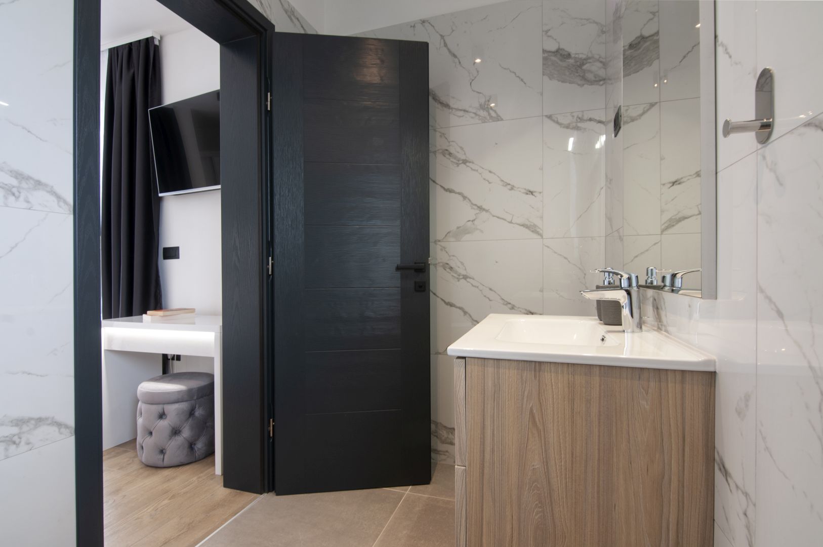 Bathrooms — Villa Lina