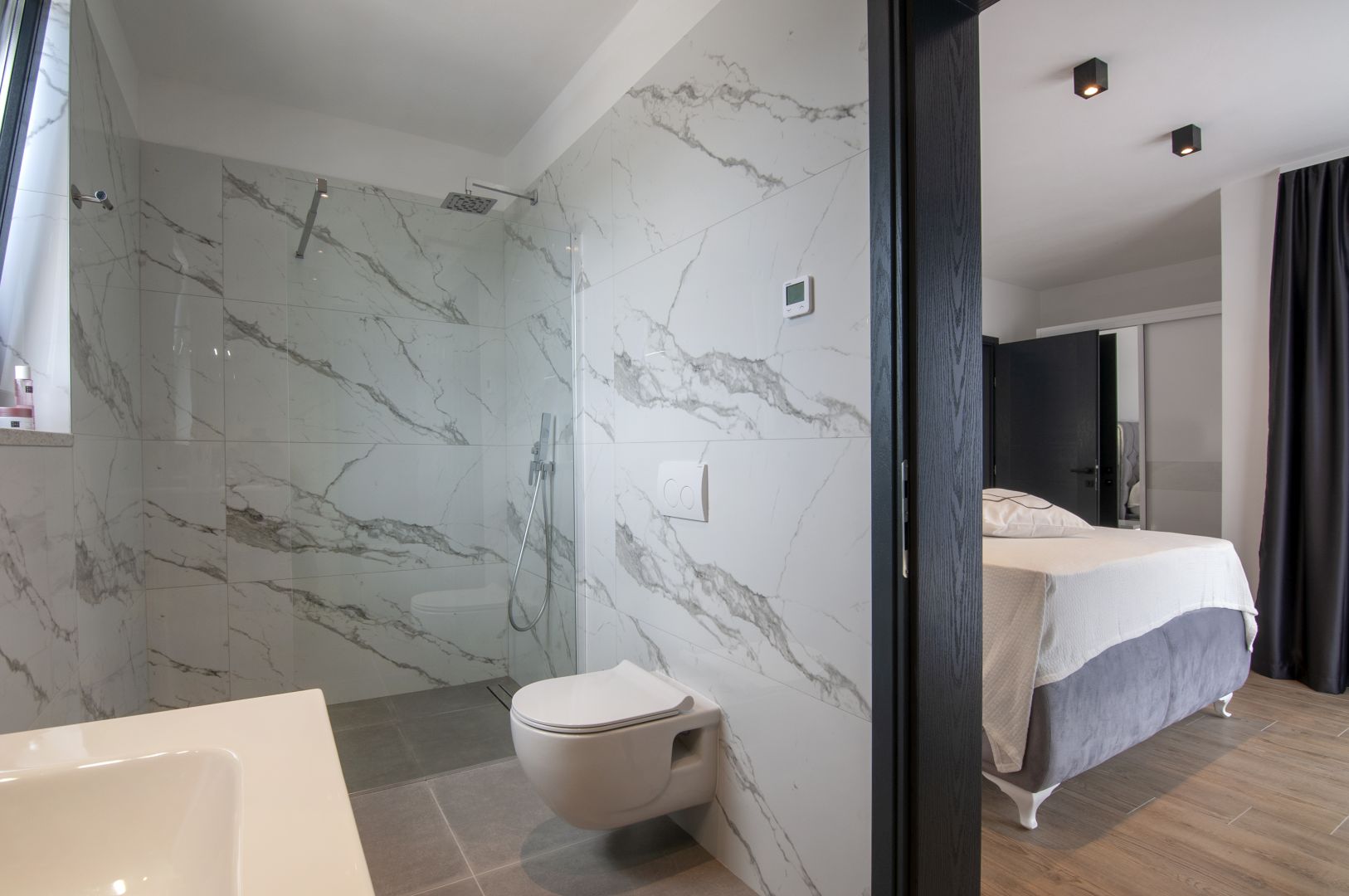 Bathrooms — Villa Lina