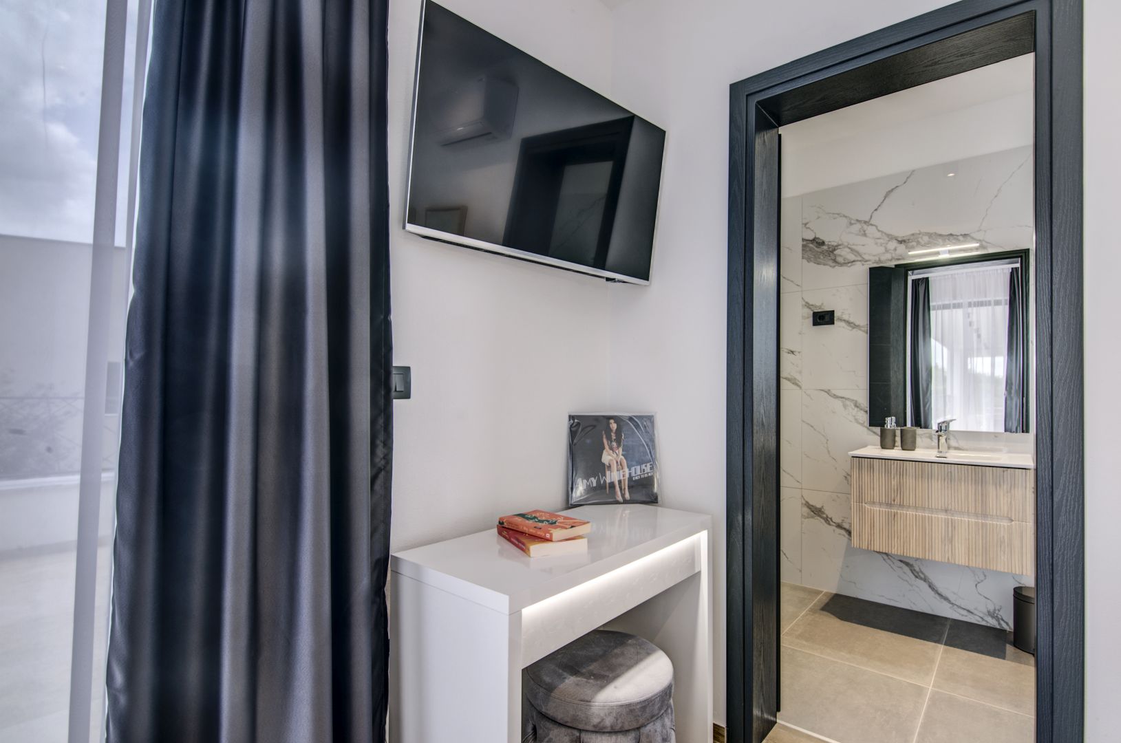 Bedrooms — Villa Lina