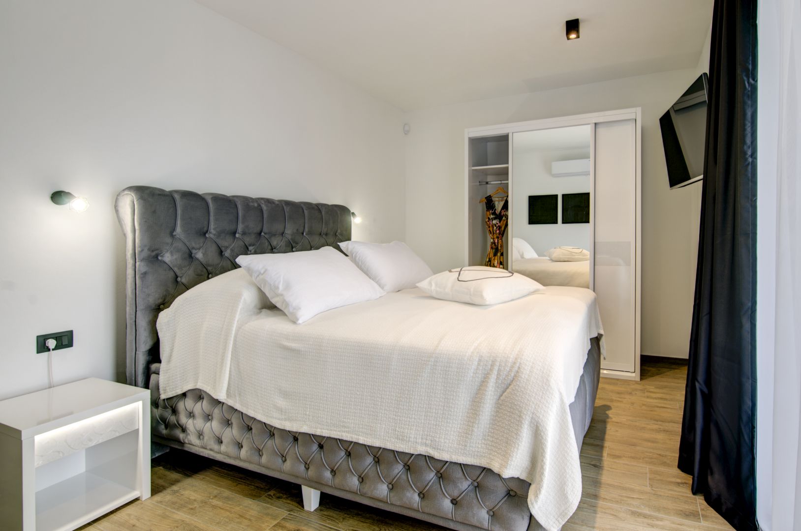 Bedrooms — Villa Lina