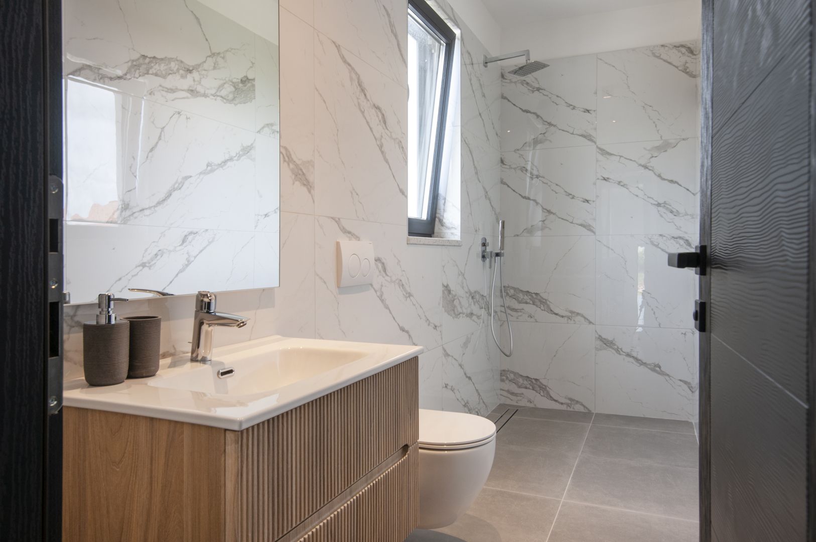 Bathrooms — Villa Lina
