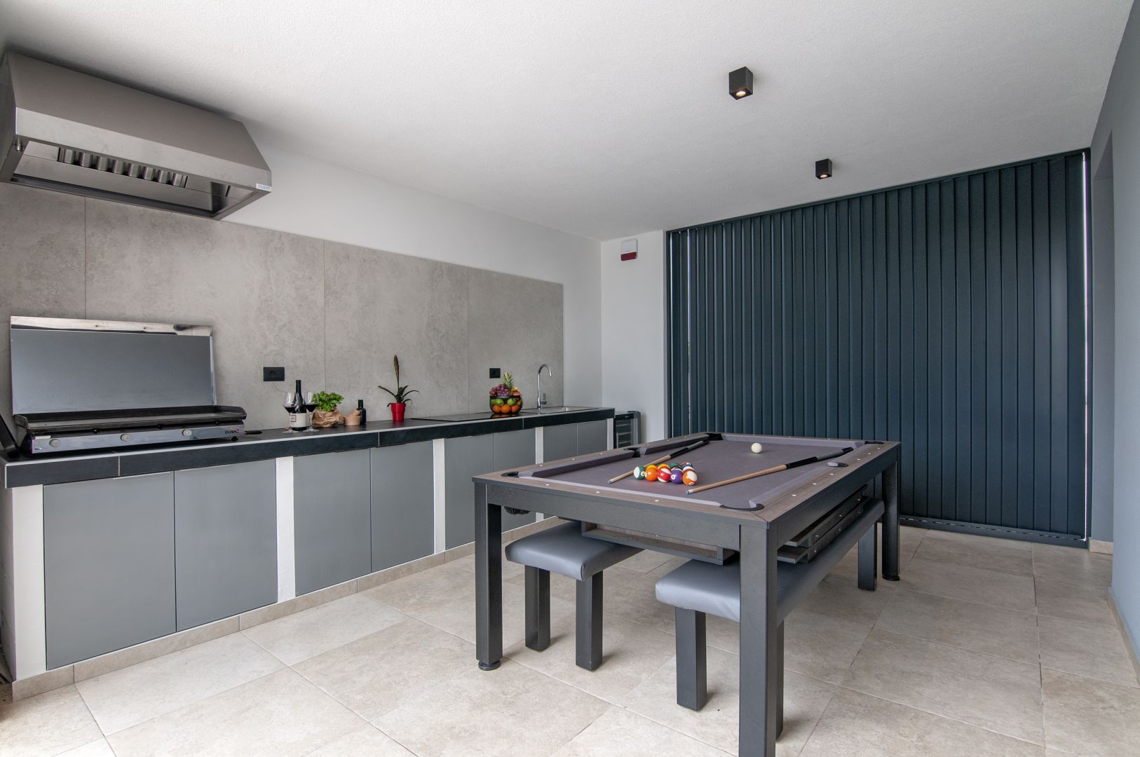 Jacuzzi & activities — Villa Lina