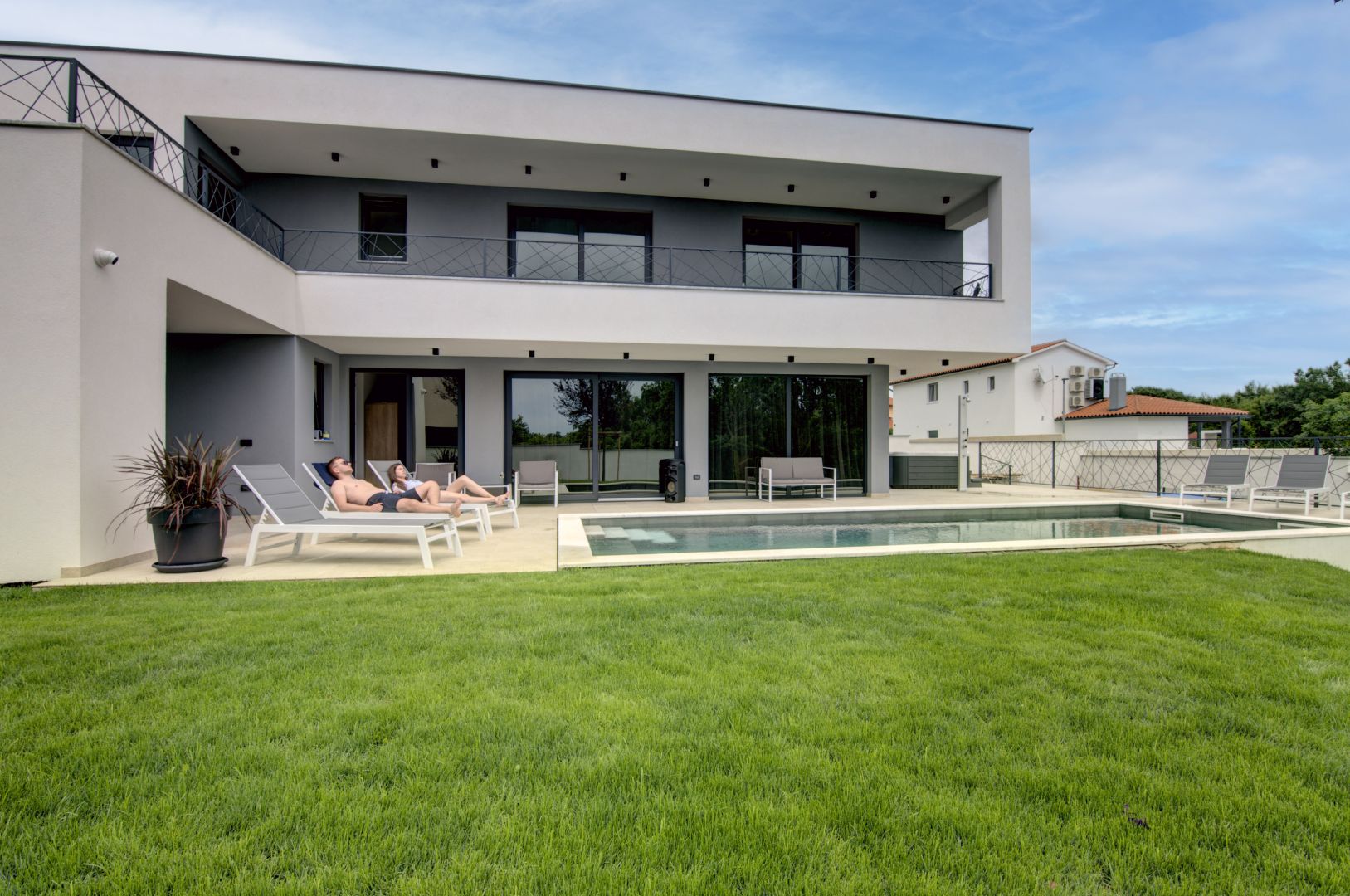 Villa, pool & garden — Villa Lina