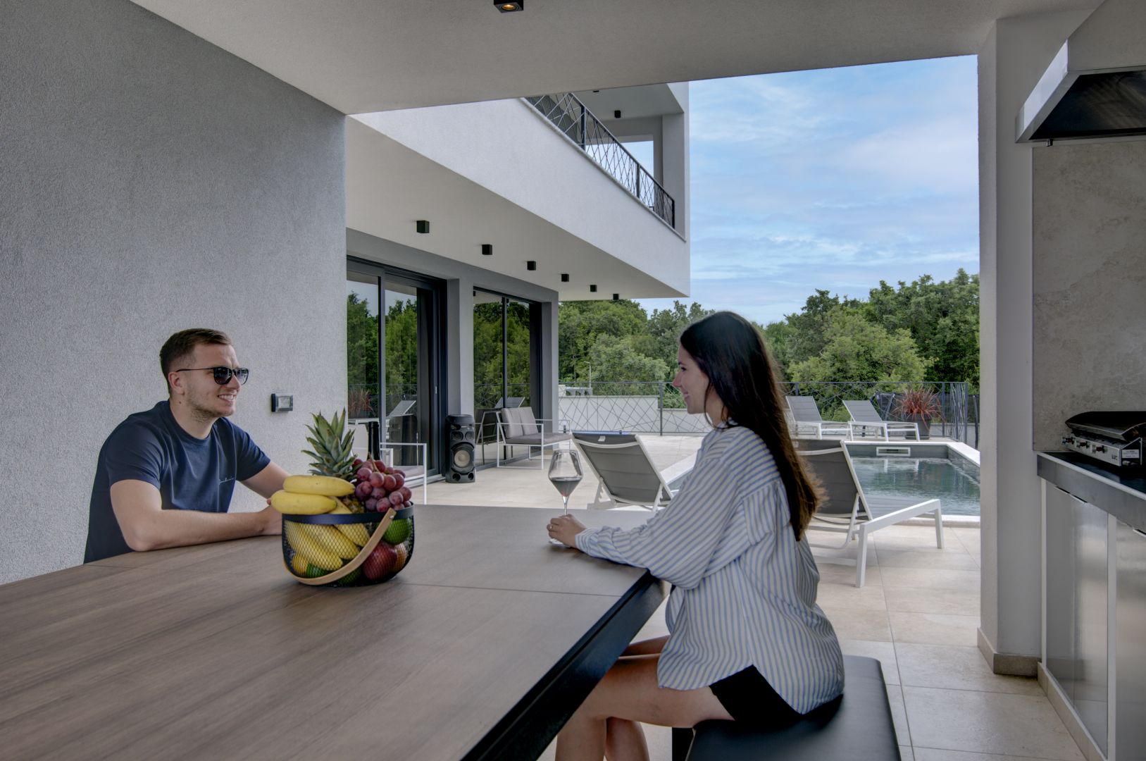 Jacuzzi & activities — Villa Lina